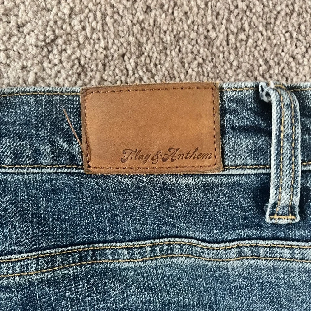 FLAG & ANTHEM JEANS. Sz 44/30